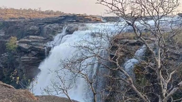 यूपी के चंदौली में परना जलप्रपात को मिलेगा नया पर्यटन स्वरूप
