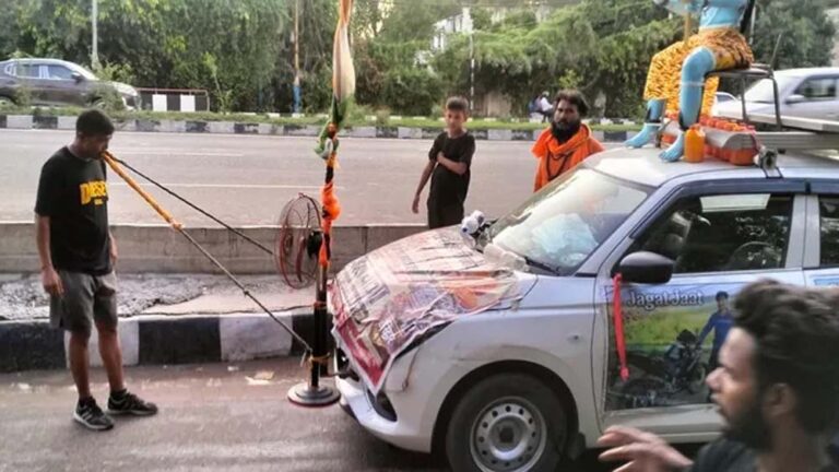 गोमाता को राष्ट्र माता दर्जा दिलाने निकले नरेंद्र, दांतों से खींची 12 क्विंटल कार