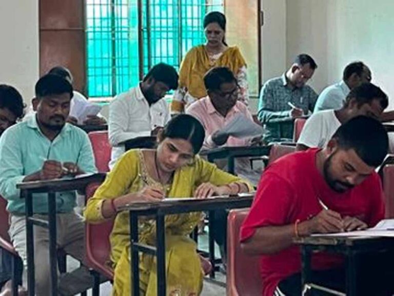 रायपुर समेत चार केंद्रों पर सहायक कमांडेंट भर्ती परीक्षा जारी, अभ्यर्थियों में दिखा उत्साह