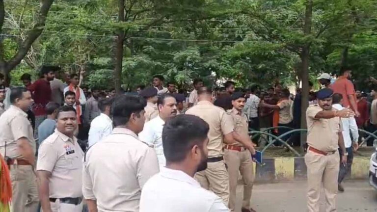 बिलासपुर में प्रार्थना सभा पर बवाल, हिंदू संगठनों ने लगाया धर्मांतरण कराने का आरोप