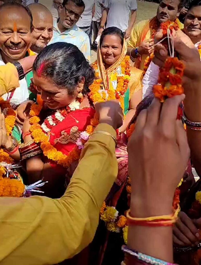 ‘जिसे कभी देखा नहीं, उसने मुझे पिता बना लिया’, राजनांदगांव में एक वोट से जीते पार्षद पर नया विवाद