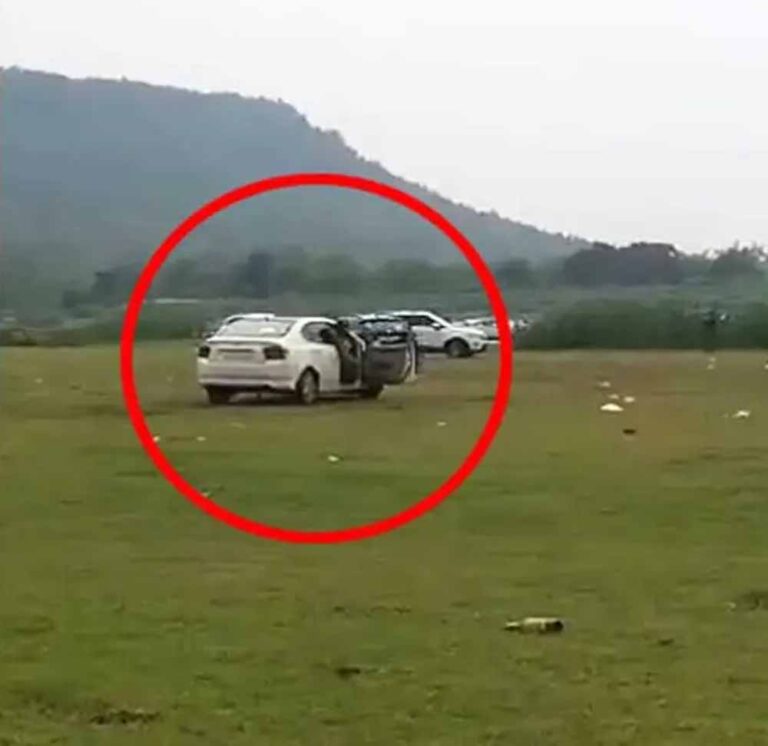 सूरजपुर के पर्यटन स्थल पर कार से खतरनाक स्टंट, युवकों का वीडियो चर्चा में