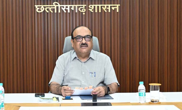 CG के मुख्य सचिव ने PM आवास 2.0 टास्क फोर्स की बैठक ली, पात्र आवासहीनों को जल्द पक्का घर देने के निर्देश