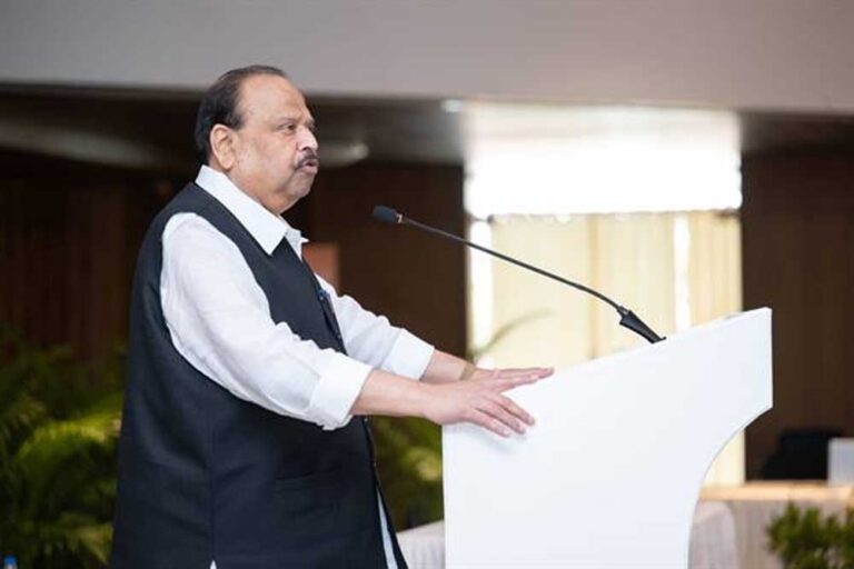 जैन दर्शन वैश्विक है, जो समाज को शांति प्रिय बना सकता है : मंत्री काश्यप