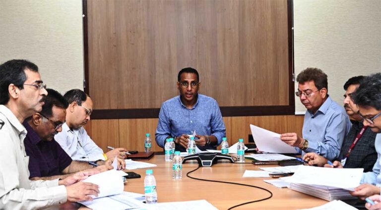 लोक निर्माण विभाग के सचिव ने रेलवे ओवर-ब्रिज एवं रेलवे अंडर-ब्रिज कार्यों की समीक्षा की