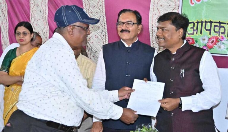 धमतरी बना प्रदेश का पहला जिला, जहाँ PACS के जरिए किसानों को मिलेगी ड्रोन स्प्रेयर सेवा