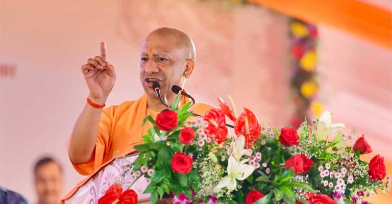 सनातन संस्कृति-परंपरा को तबाह करना चाहती हैं कुछ ताकतें: सीएम योगी