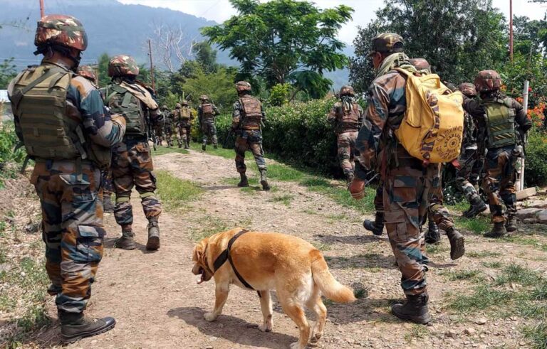 5 दिन तक सुरक्षाबलों को चकमा देता रहा लश्कर आतंकी जाकिर गनई ढेर, पुलिस बोली- ‘भाग सकते हो, बच नहीं सकते’