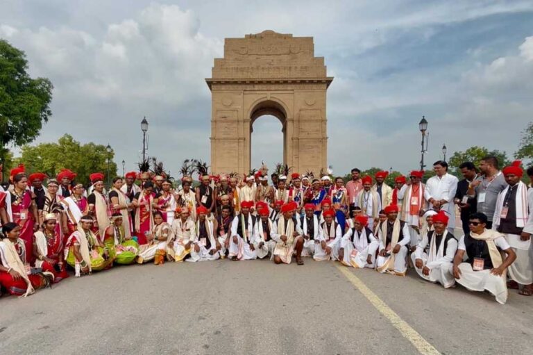 बस्तर के प्रतिनिधियों ने देखा राष्ट्रपति भवन, बस्तर की संस्कृति का हुआ भव्य सम्मान