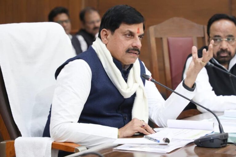 MP सरकार की कॉस्ट कटिंग शुरू, अफसरों की हवाई यात्रा पर रोक, विदेश दौरे और होटल बैठकों पर भी सख्ती