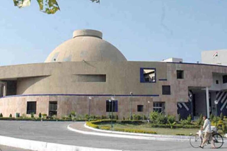 कोचिंग बीच में छोड़ने पर छात्रों को मिलेगी फीस वापसी, MP विधानसभा के मानसून सत्र में आएगा बड़ा बिल