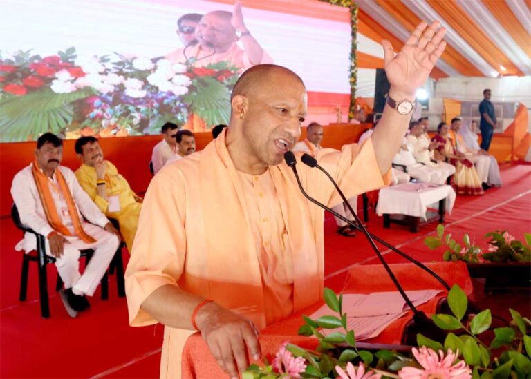 जिन्हें कब्रिस्तान प्यारा, वे ही कर रहे राम मंदिर का विरोधः मुख्यमंत्री