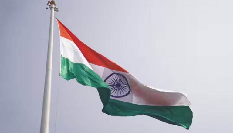 Har Ghar Tiranga 2026: तिरंगा फहराने से उतारने तक जानें पूरे नियम, ऐसे डाउनलोड करें सर्टिफिकेट