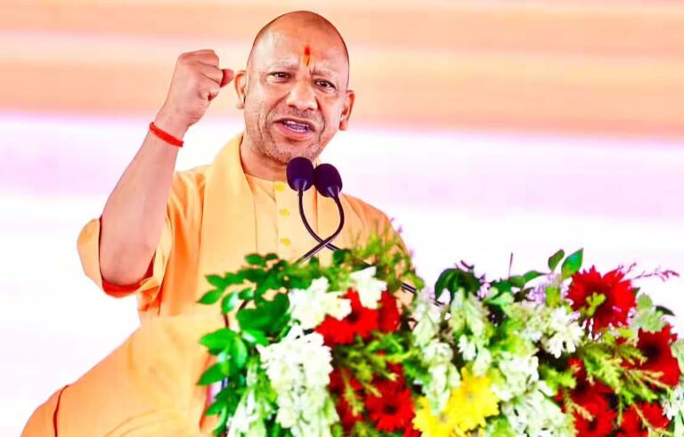 एनसीआर में बढ़ते वायु प्रदूषण को लेकर मुख्यमंत्री योगी ने दिए निर्देश, अधिकारियों ने बैठक कर बनाई रणनीति