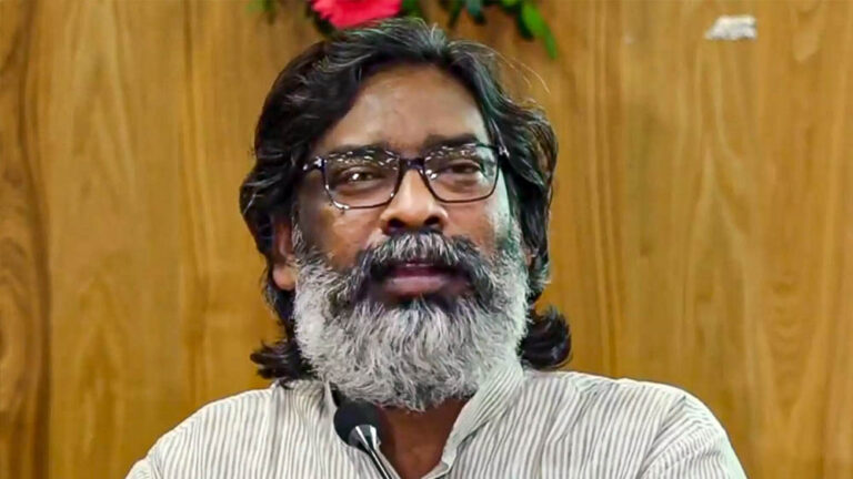 ‘UP-बिहार के लोग, लखनऊ की कंपनी…’ परीक्षा गड़बड़ी पर CM हेमंत सोरेन ने विपक्ष को घेरा