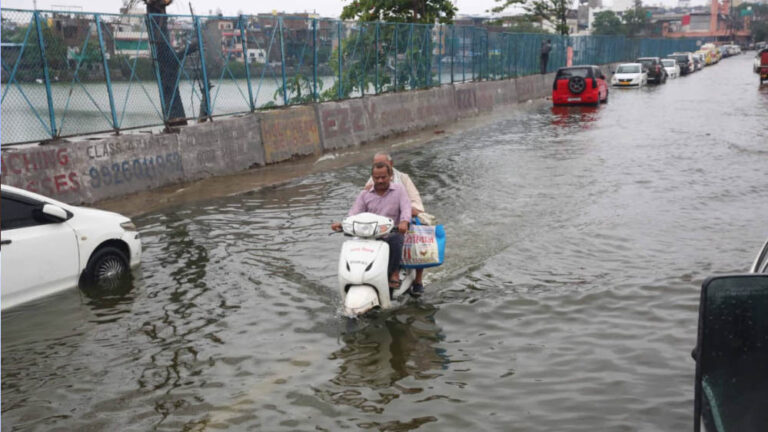 MP Weather: मानसून का रौद्र रूप, भोपाल समेत कई जिलों में जलभराव; नर्मदा-बेतवा उफान पर, आज भी अलर्ट