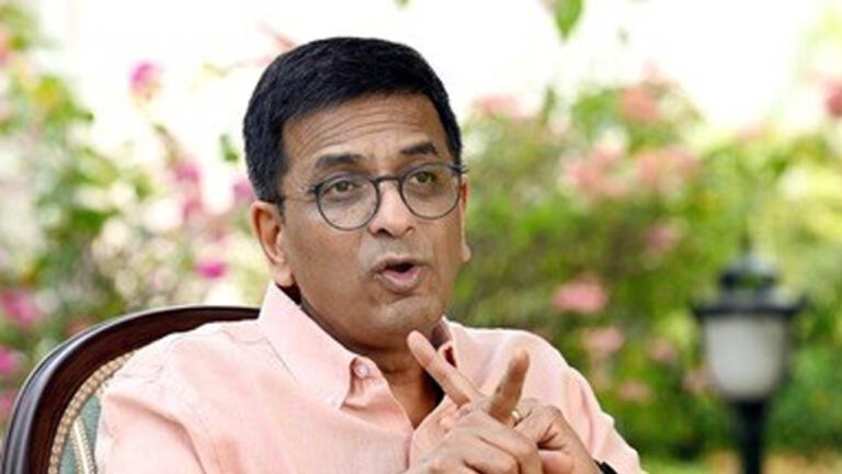 पूर्व CJI चंद्रचूड़ बने पुतिन के ‘तारणहार’! रूस ने अरबों डॉलर के केस में सौंपी बड़ी जिम्मेदारी