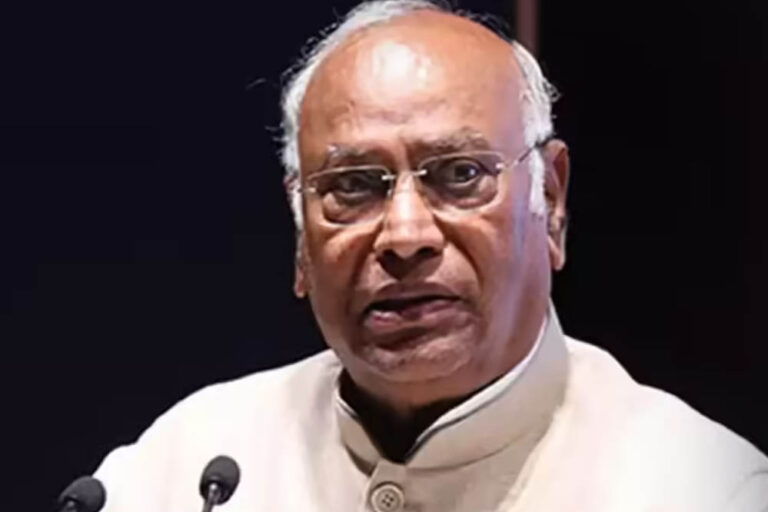 खरगे के मंच के ‘शुद्धिकरण’ पर भड़के जेपी नड्डा, बोले- ‘दुखदायी है, हम इसकी जांच करेंगे’; सदन में हंगामा