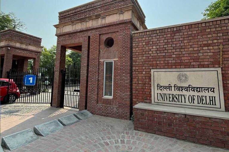 DU के नए PG History सिलेबस से दिल्ली सल्तनत का पेपर बाहर, कई और विषय भी हटे