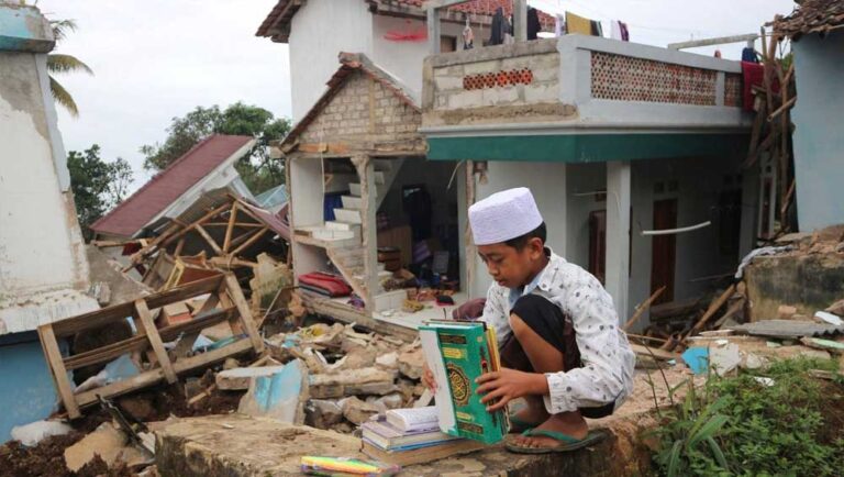 इंडोनेशिया में फिर कांपी धरती, 7 दिन में फ्लोरेस द्वीप पर आया 5.9 तीव्रता का दूसरा बड़ा भूकंप
