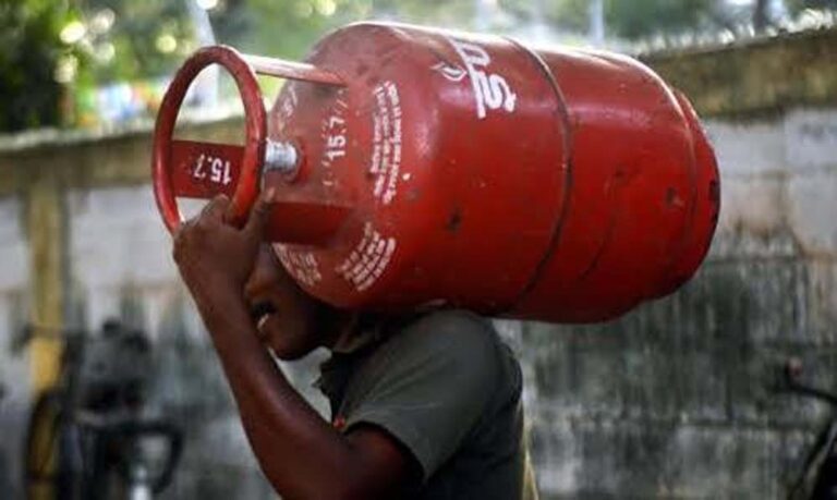 इंडियन ऑयल की नई सुविधा, बुकिंग के 3 घंटे में घर पहुंचेगा LPG सिलेंडर
