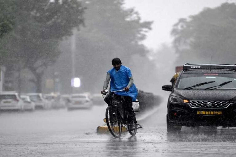 बंगाल की खाड़ी में हलचल से बदला मौसम! ओडिशा, छत्तीसगढ़, MP समेत 25 राज्यों में 3 दिन भारी बारिश का अलर्ट