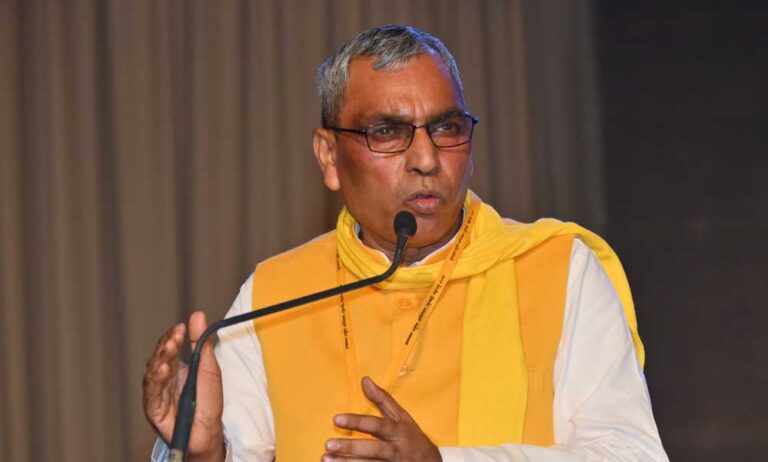 राजभर ने अखिलेश पर लगाया ‘राखी घोटाले’ का आरोप, बोले- 11 हजार कहकर महिलाओं को बुलाया, थमा दिए 1100 रुपये