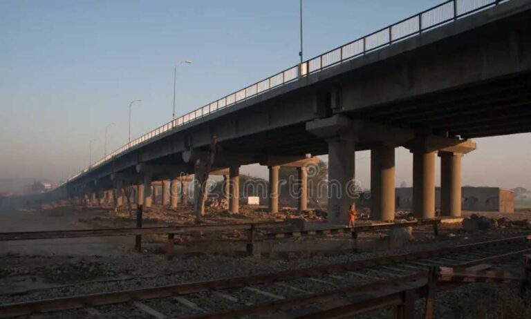 इंदौर का MR-10 फ्लाईओवर लगभग तैयार! जल्द खुलेगा दूसरा हिस्सा, सितंबर में सर्विस रोड की मरम्मत