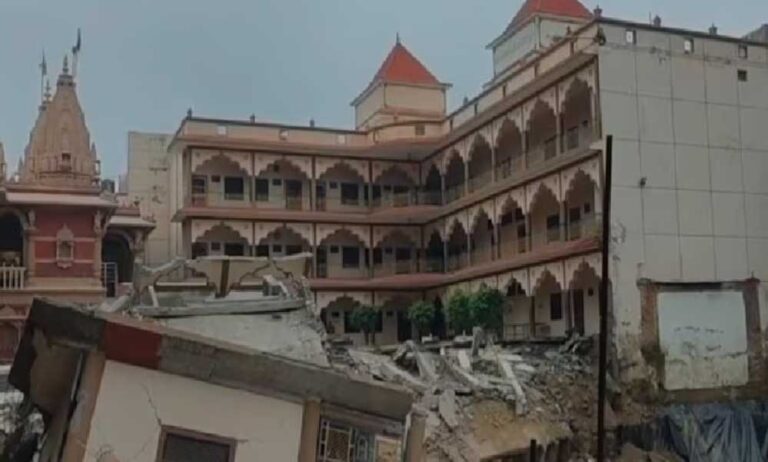 प्रयागराज में बड़ा हादसा! निर्माणाधीन स्वामी नारायण मंदिर का हिस्सा भरभराकर गिरा