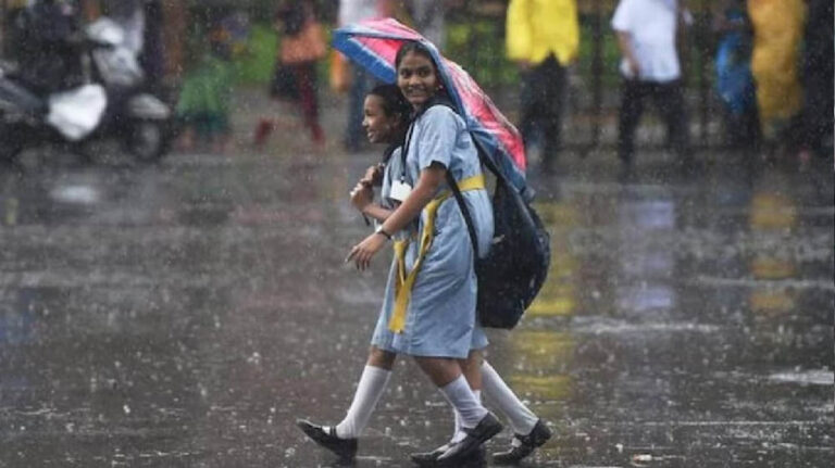 भारी बारिश का कहर, कौशांबी और प्रयागराज में कक्षा 1 से 8 तक के सभी स्कूल आज बंद