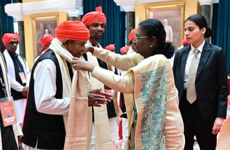राष्ट्रपति भवन में गूंजी बस्तर की जनजातीय संस्कृति