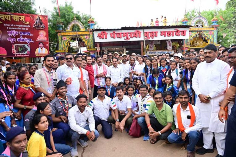 हर-हर महादेव और बोल-बम के जयघोष के साथ निकली भोरमदेव पदयात्रा, शिवमय हुआ कबीरधाम