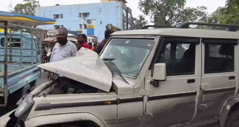CG में बस और बोलेरो की जोरदार टक्कर, कई यात्री घायल
