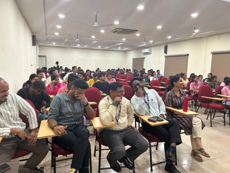 मानसिक स्वास्थ्य को बढ़ावा देने के उद्देश्य से MATS लॉ स्कूल में “लाफ्टर लाउंज: मिमिक्री एवं स्टैंड-अप कॉमेडी प्रतियोगिता” का सफल आयोजन