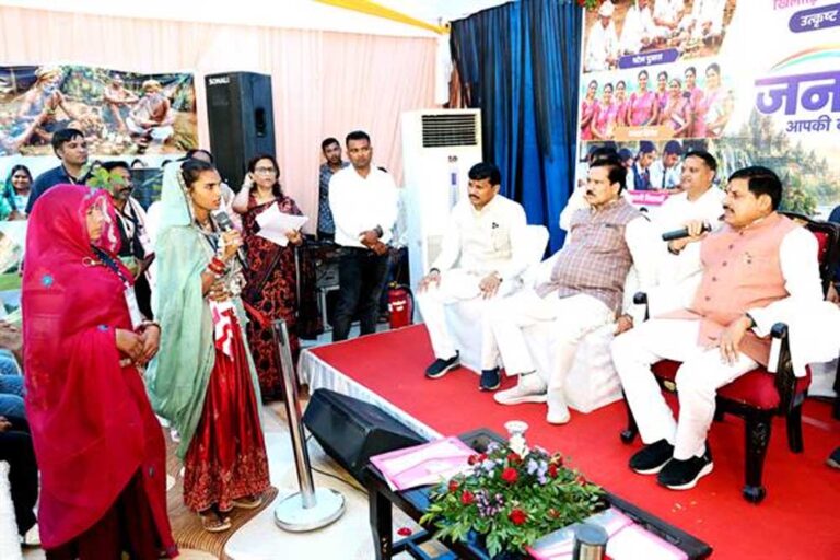 मुख्यमंत्री डॉ. यादव ने जन विश्वास अभियान के तहत बड़वानी में आमजनों से किया सीधा संवाद