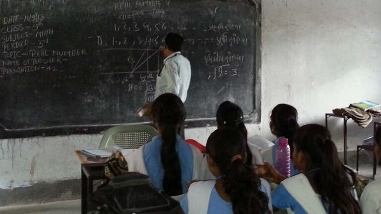 राजस्थान में 76 हजार शिक्षकों की भर्ती! जानें कितनी मिलेगी सैलरी