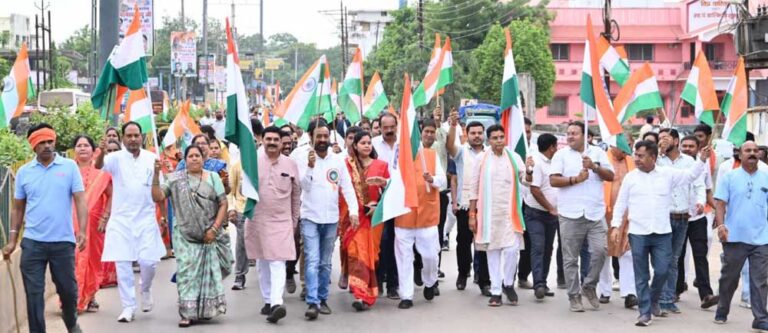 तिरंगा सिर्फ एक कपड़ा नहीं, हमारी संप्रभुता का प्रतीक, शहीदों के बलिदान को रखें अमर-राजस्व मंत्री टंक राम वर्मा