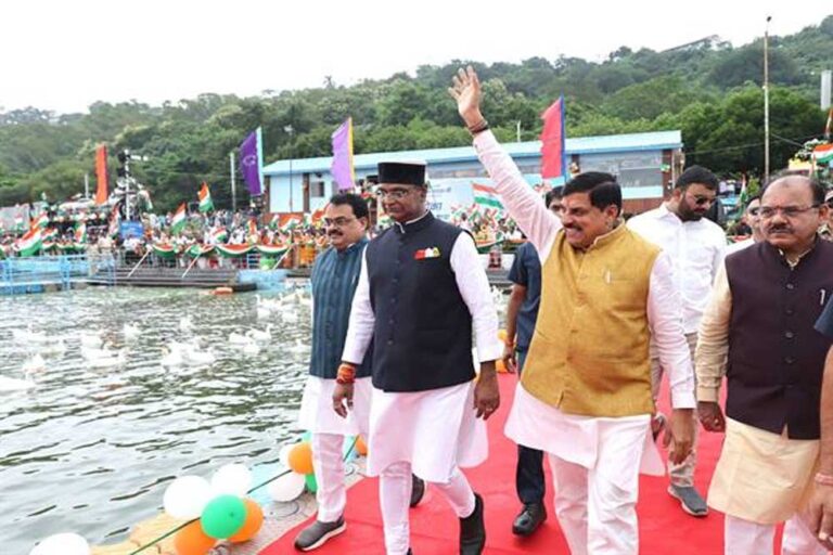बड़े तालाब में तिरंगा नौका यात्रा निकालकर प्रदेश ने रचा नया कीर्तिमान : मुख्यमंत्री डॉ. यादव