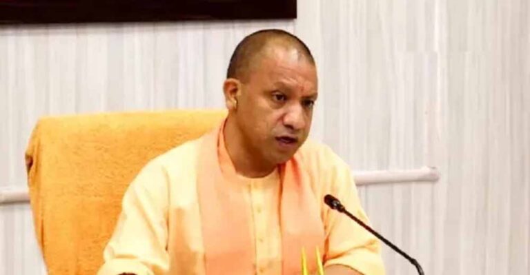 लखनऊ में योगी ने रवाना की तिरंगा यात्रा, 25 हजार युवाओं ने दिया राष्ट्र प्रथम संदेश