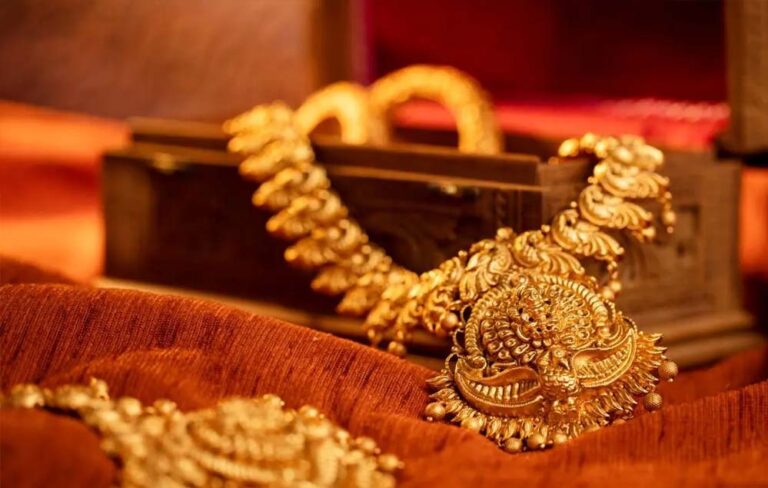 सावन में लगातार दूसरे दिन महंगा हुआ सोना-चांदी, जानें आज 22 कैरेट गोल्ड का नया रेट