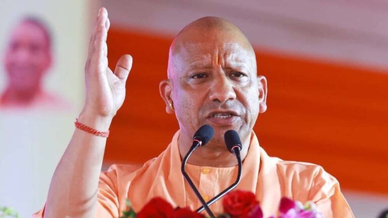 स्कूलों में बेटियों को गरिमा के साथ मिलेगी सुविधा, मास्टर ट्रेनर तैयार कर रही योगी सरकार