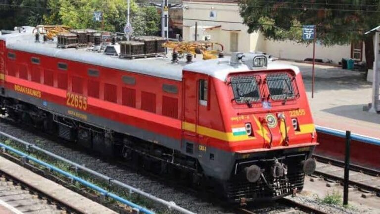 रेल यात्रियों के लिए राहत, तीन जोड़ी ट्रेनों में बढ़ाए गए अतिरिक्त डिब्बे