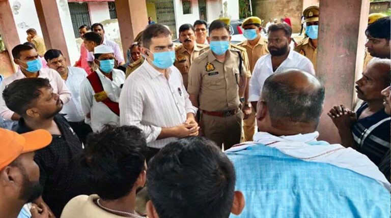 कौशांबी पटाखा फैक्ट्री ब्लास्ट में मौतों का आंकड़ा 15 पहुंचा, 9 पुलिसकर्मी सस्पेंड