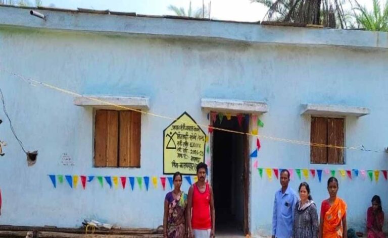 लोग पहले कहते थे बेचारी,अब देती है,लोगो को काम