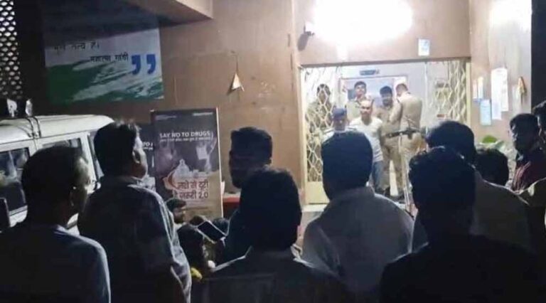 भोपाल में थाने के अंदर वकील से मारपीट पर एक्शन: टीआई समेत दो आरक्षक निलंबित, आधी रात जमकर हुआ था हंगामा