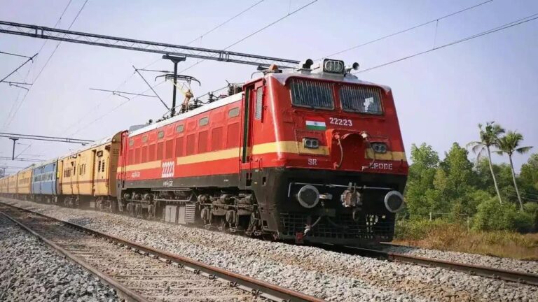 पटना में सनसनीखेज वारदात, 19 वर्षीय युवक ने 15 वर्षीय किशोरी को चलती ट्रेन से फेंका