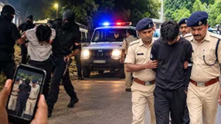खुद को गृह विभाग का अंडर सेक्रेटरी बताकर पुलिस पर जमाता था धौंस, फर्जी अफसर गिरफ्तार