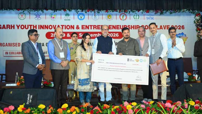 विचारों को उद्यम में बदलने का साहस रखें युवा- रमेन डेका