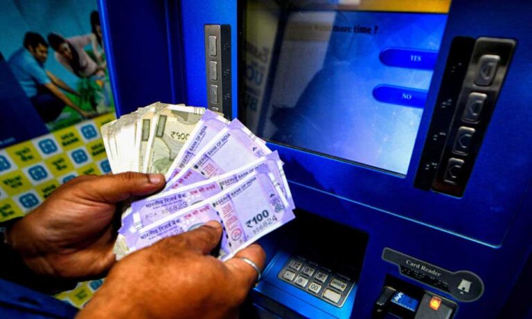 Canara Bank ने बदले ATM नियम, अब 5 ट्रांजैक्शन फ्री; ज्यादा इस्तेमाल पर बढ़ा चार्ज