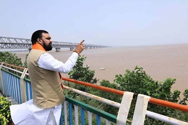 बिहार में बाढ़ का स्थायी समाधान, गंगा-कोसी-गंडक के तटबंधों पर बनेंगी फोरलेन सड़कें